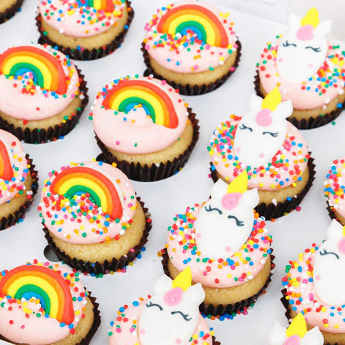 Baby Shower Cupcakes vs Full Cake: Which Is Easier for a Large Guest List?


