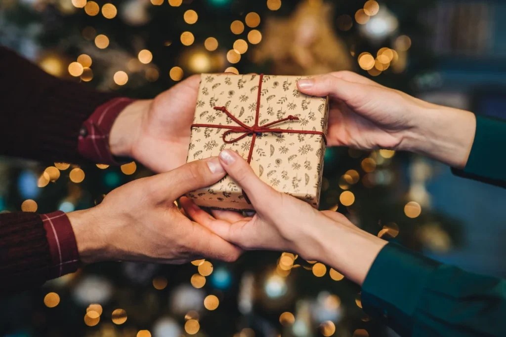 Buying Mother's Day Gifts Online: 6 Things to Check Before Checkout
